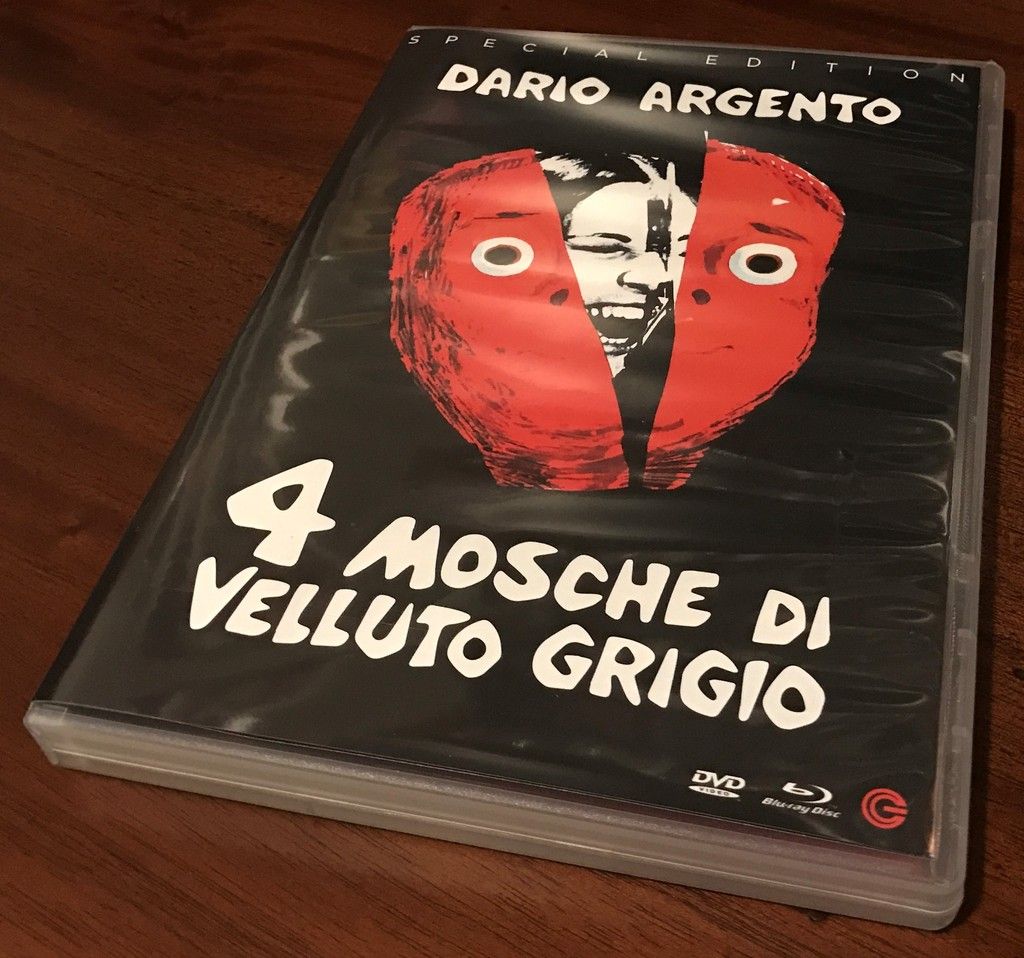Cuatro moscas sobre terciopelo gris (Quattro mosche di velluto grigio, Darío Argento, 1971) Cuatro moscas sobre terciopelo gris (Quattro mosche di velluto grigio, Darío Argento, 1971)